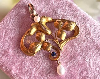 Art Nouveau Gold Pendant Sapphire Pearl c. 1910