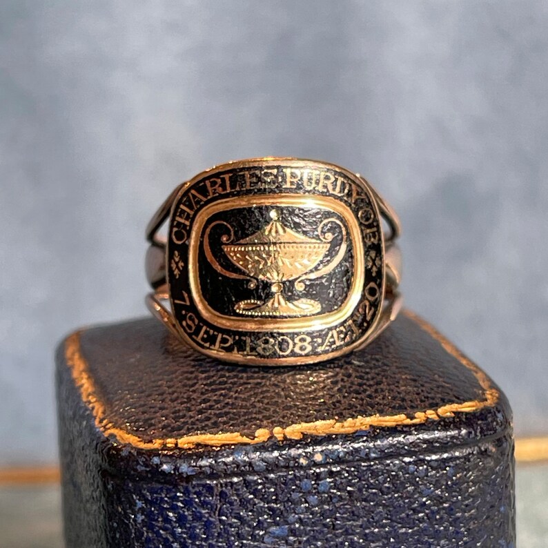 Georgian Urn Black Enamel Mourning Ring Memento Mori 18k Gold