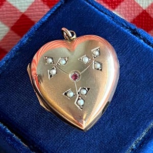 Antique Edwardian 9 Karat Gold Heart Locket Seed Pearls and Ruby, c. 1900