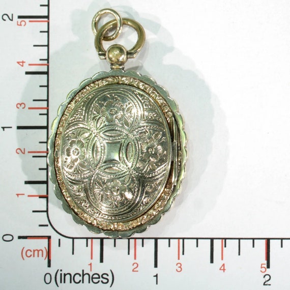 Ornately Engraved Gold Georgian Locket with Portr… - image 9