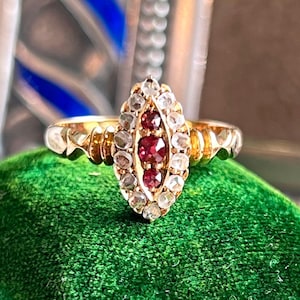 Anello antico vittoriano in oro, rubino e diamanti a taglio marquise, Chester 1892