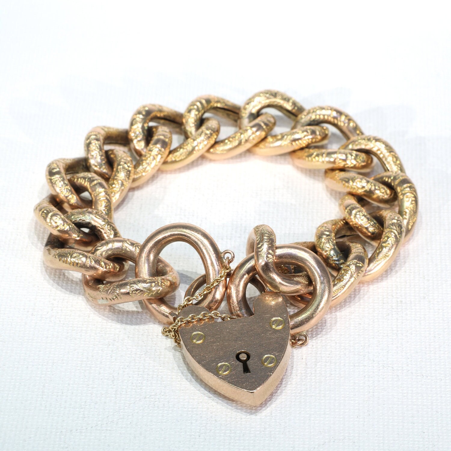 Bracelets, Jewellery, Vintage Design • 9k Yellow Gold Charm