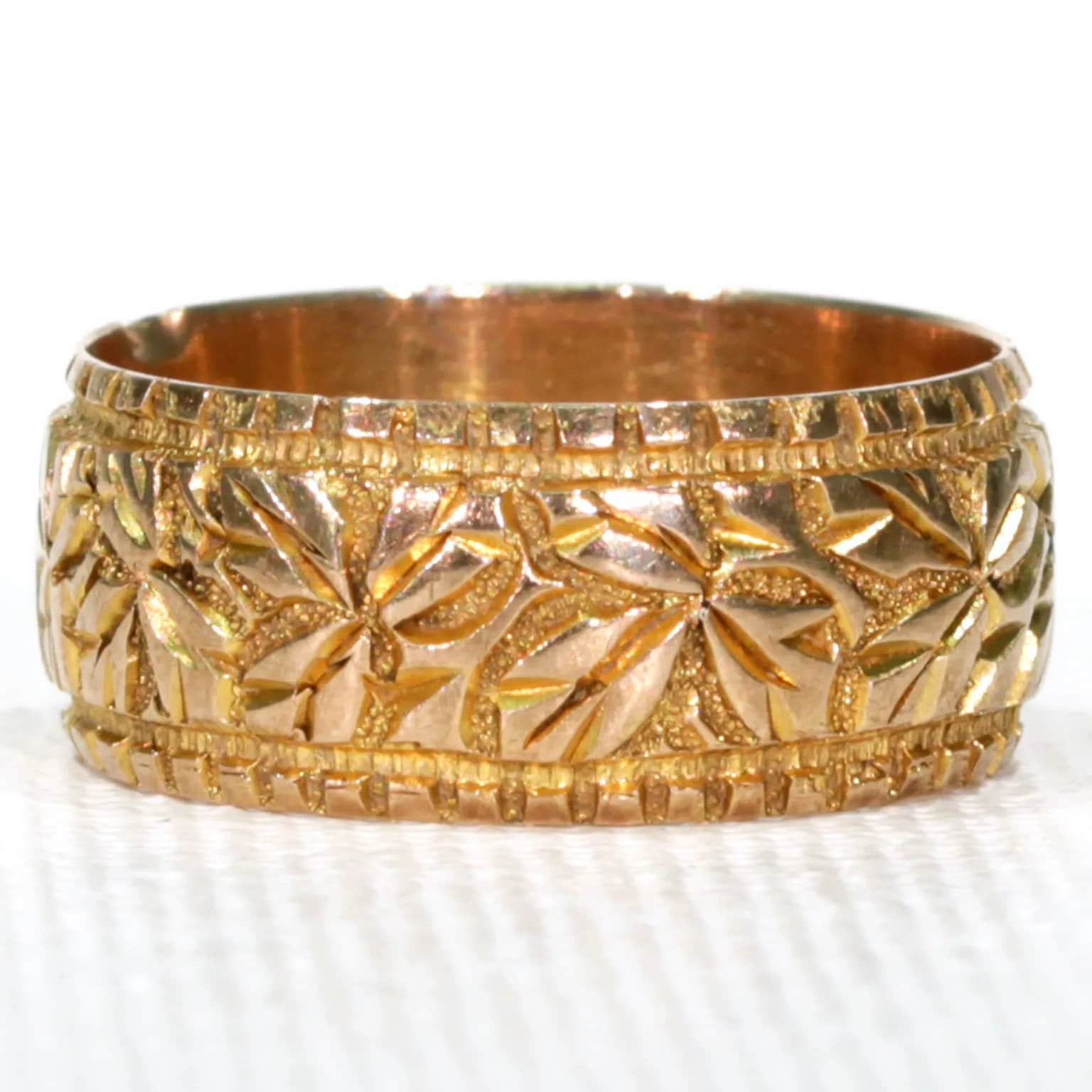 Reserved~victorian Leaves 9k Gold Wedding Band Ring Size 6