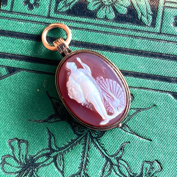 Antique 15k Gold Hard Stone Cameo Locket Pendant - image 3