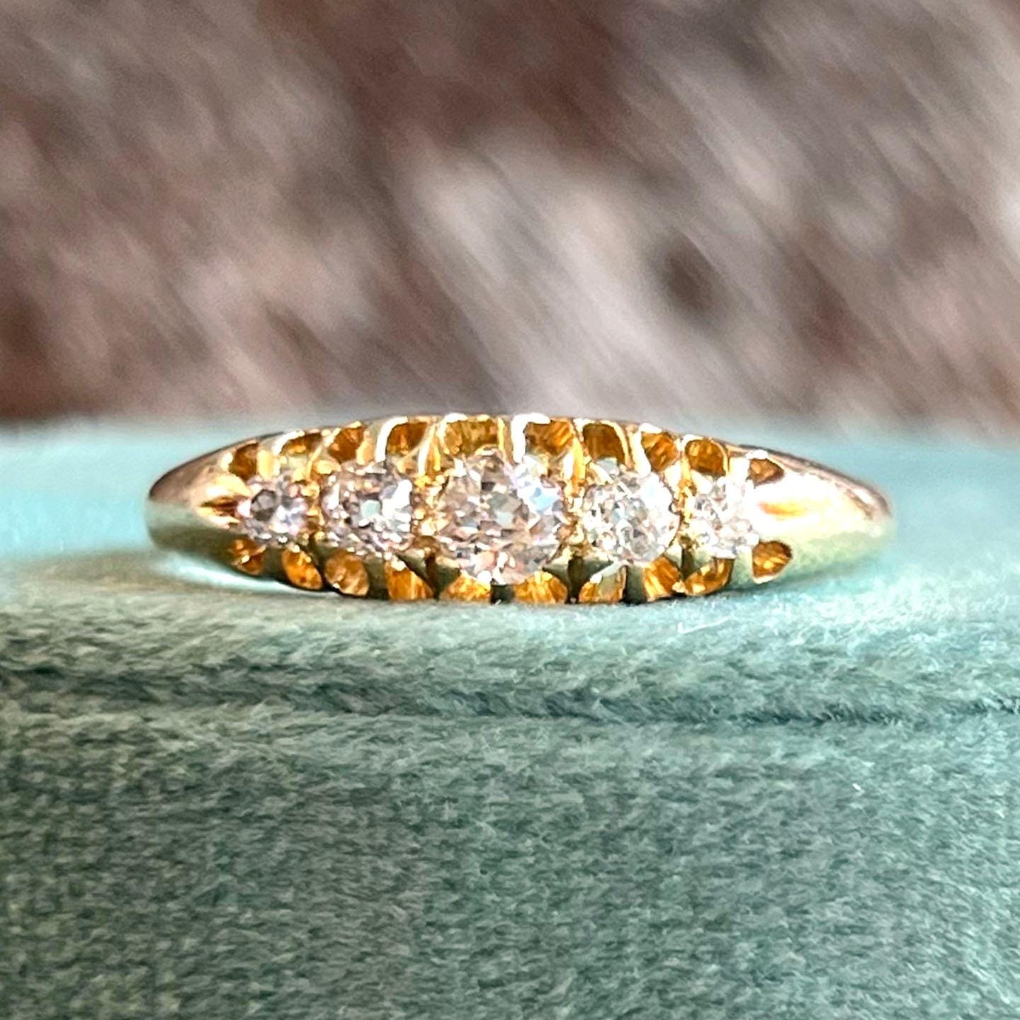 antique 18k gold 5diamond ring 英国 アンティーク Antique Victorian Five-diamond Ring 18k Gold, London 1897 Size