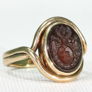 Victorian Era Tassie Seal Ring 14k Gold Intaglio Signet Size 8.25