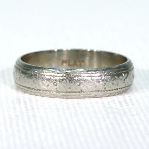 Art Deco Floral Engraved Platinum Wedding Band - Size 7