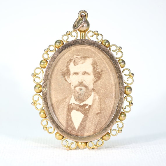 Lovely Antique Gold Frame Pendant Early Photo - image 1