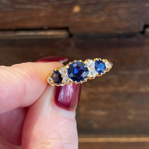 Antique Victorian Sapphire and Diamond Ring in 18… - image 8