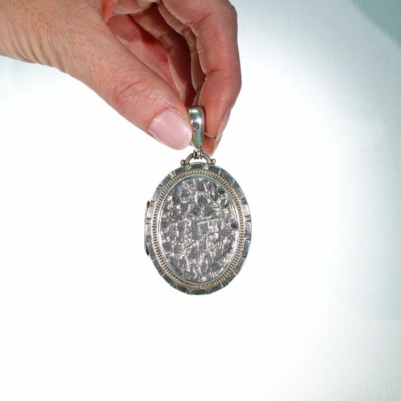 Antique Victorian Silver Locket Ivy Leaves - image 7