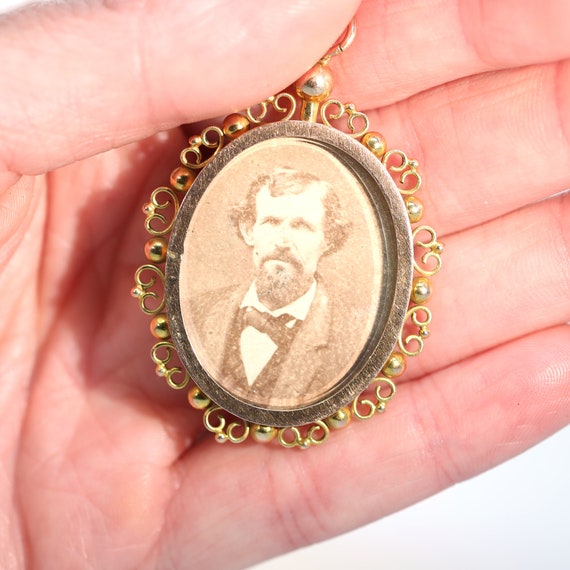 Lovely Antique Gold Frame Pendant Early Photo - image 8