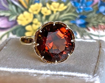 1930s Tourmaline Ring in 18kt Gold: A Rich Autumnal Glow Size 8