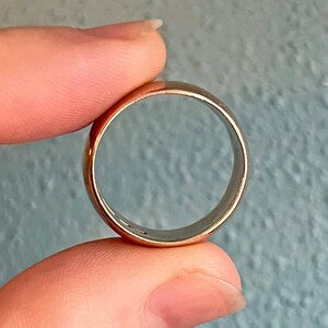 Edwardian wide gold band side profile