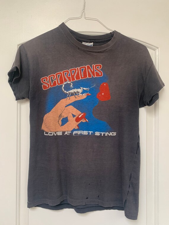 1980s Scorpions Paper Thin Band Shirt (xs/s)