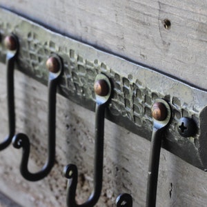 Webbed Texture Hook Rack