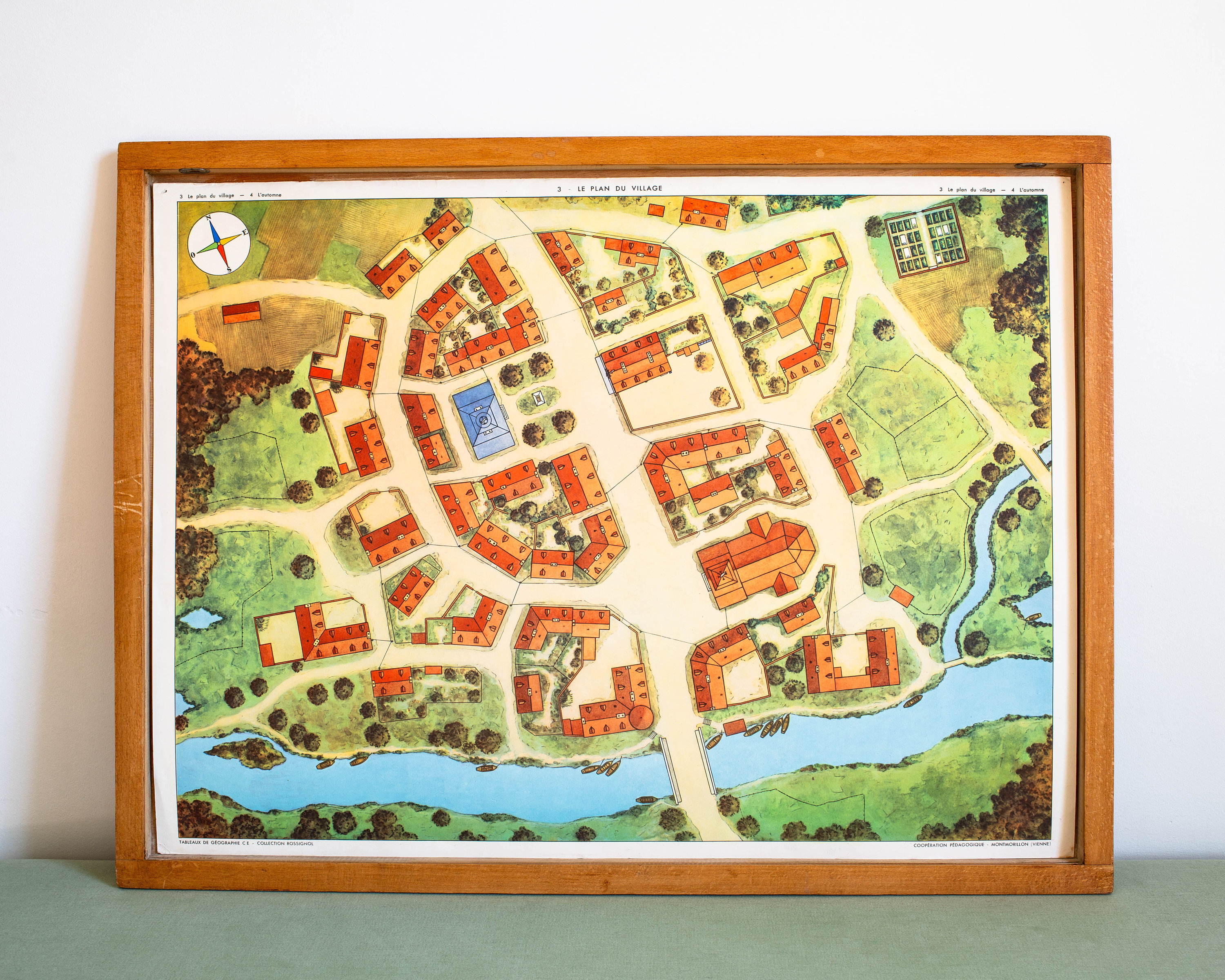 Vintage - Affiche Scolaire Rossignol Double Face Des Années 1950 École Française Le Plan Du Village/