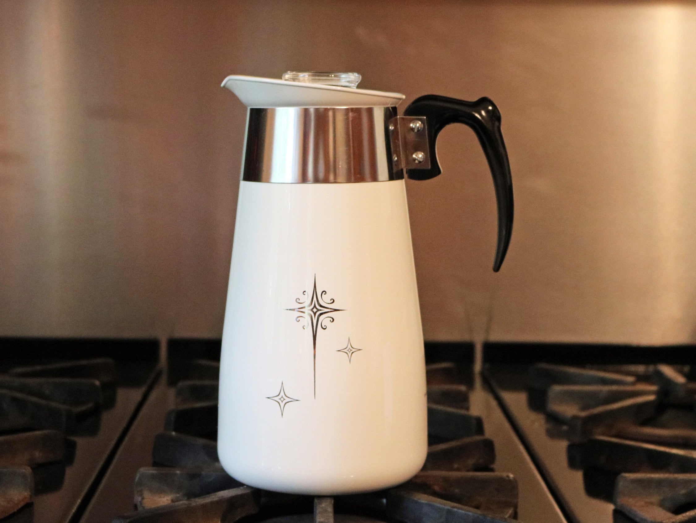 Hard to fine corning Ware “Starburst” Pattern, 8 cup percolator coffee pot  for Sale in Lutz, FL - OfferUp