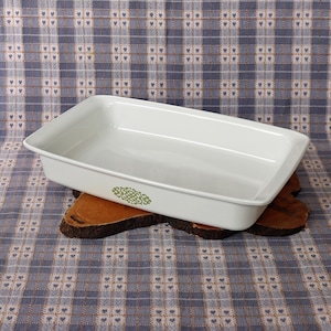 Corning Ware ~ P-332 ~ Avocado Green Medallion ~ 1970s ~ Rectangular Open Roast Pan ~ Casserole ~ Curlicue Medallion ~ Shell Oil Co.