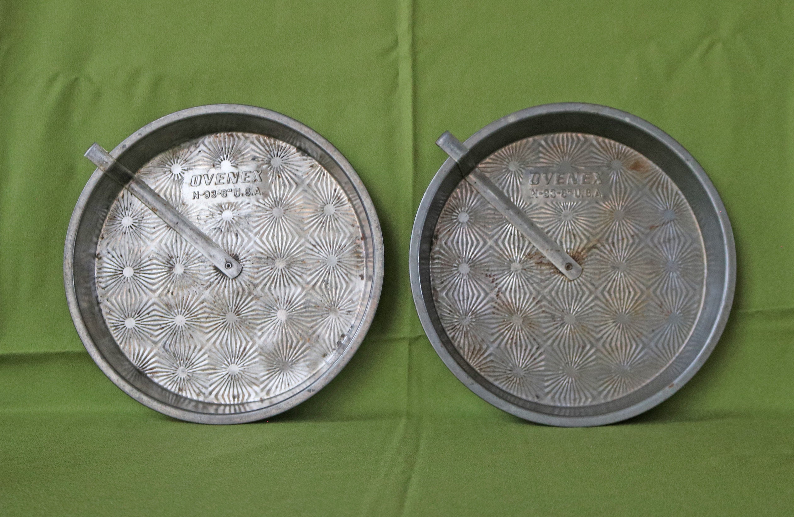 Round cake pan with slider deals