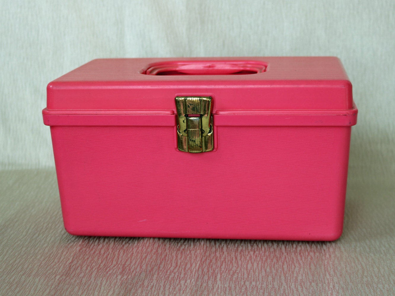 Vintage Hot Pink Plastic Sewing Box 9.5 x 6 x | Etsy