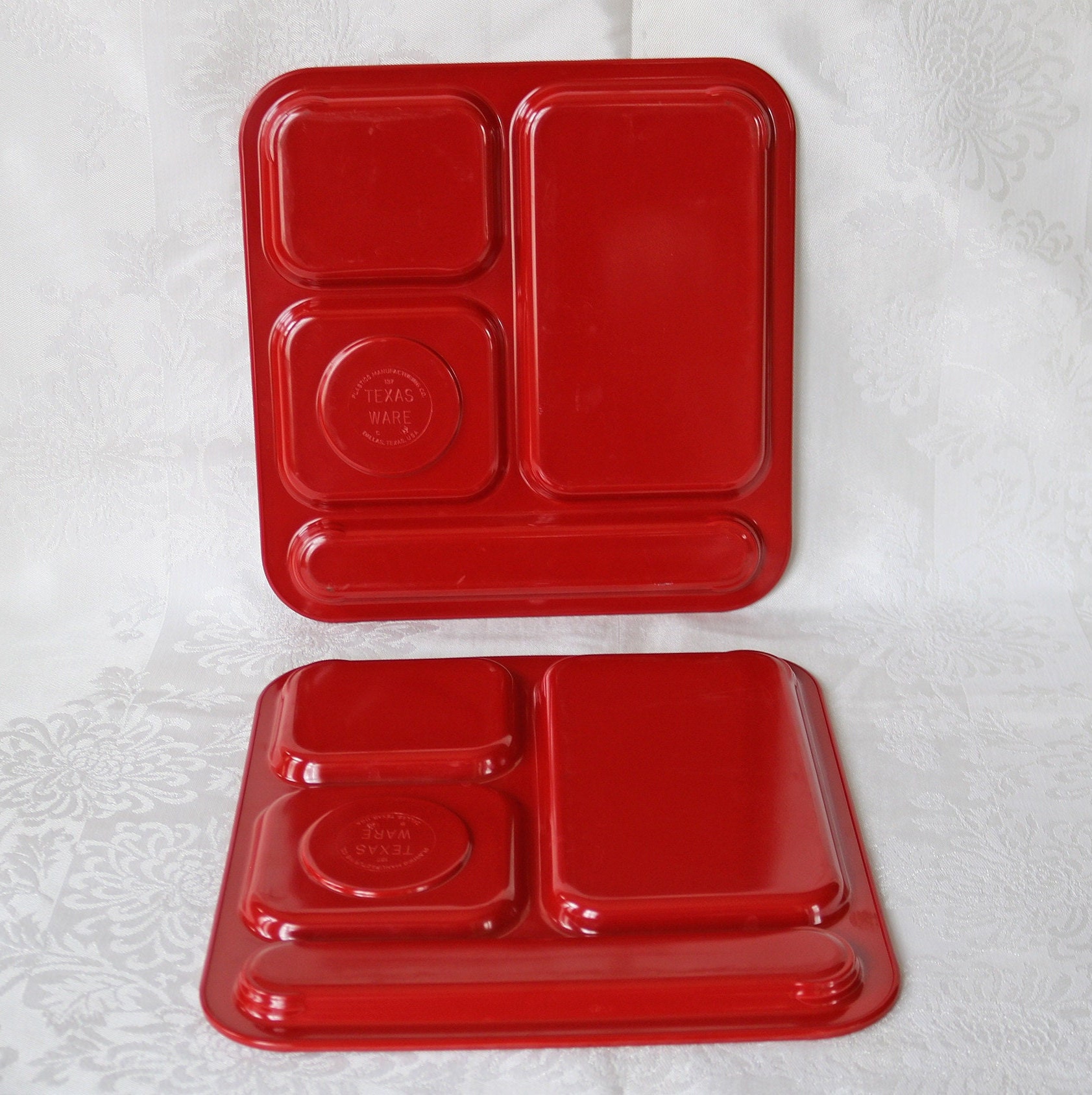 Texas Ware Red Cafeteria Trays Set of Four 4 2 Rectangle 2 Square
