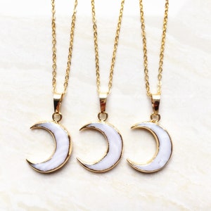 SALE Petite Natural White Shell Crescent Moon Beach Sea Shell Double Horn Pendant with Gold Electroplated Charms Boho Jewelry S25J10