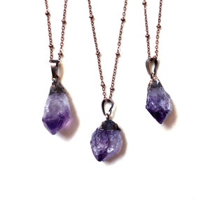 Natural Raw Amethyst Point Pendant Necklace // Healing Crystal Quartz Point Nugget Pendants with Antique Rose Gold Plated (P5S84-03)
