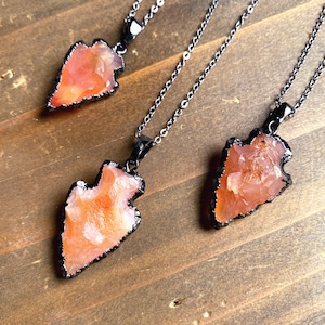 Black Carnelian Arrowhead Necklace, Red Agate Arrow Head Shaped Pendant Charm with Gunmetal Electroplated (S8_B25)