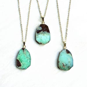 Chrysoprase with Gold Electroplated -- Single Bails Pendants Charm in Randomly Shaped -- Chrysoprase Necklace (D8F4_30)