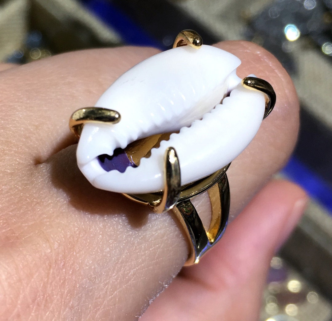 Nature White Cowrie Shell Ring // White Beige Shell Rings // Cowrie ...
