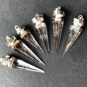 Bergkristall Spike Punkt Anhänger // Bergkristall Heilstein Anhänger mit Gold galvanisiert, versilbert (S5P79)