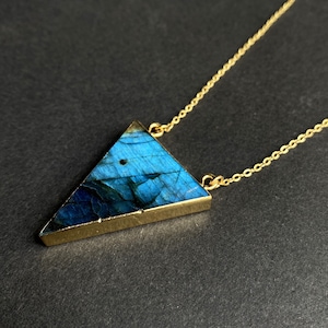 Labradorit Dreieck Halskette // Labradorit Anhänger mit Doppelschlaufe galvanisiert 24k Goldrand (SD81_01)