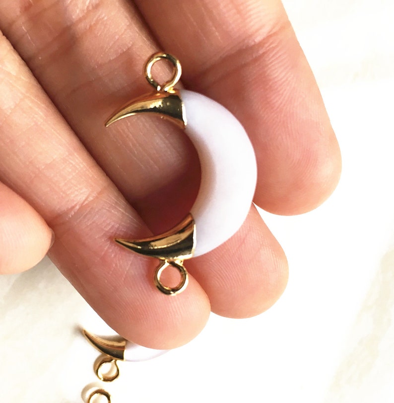 SALE Pretty Natural White Shell Crescent Moon Beach Sea Shell Double Horn Connector Pendant Charms with Gold Electroplated S25J9
