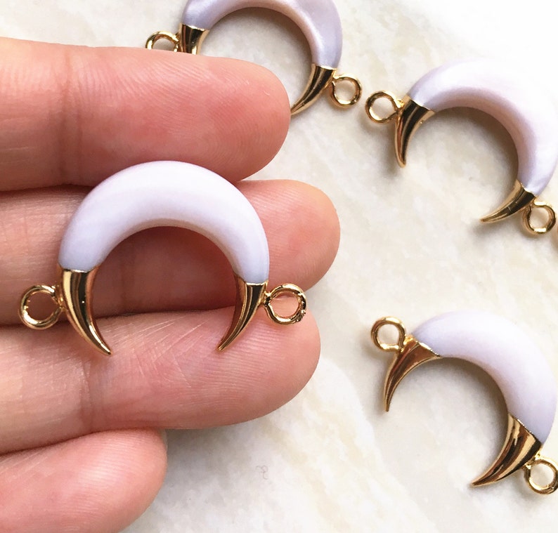 SALE Pretty Natural White Shell Crescent Moon Beach Sea Shell Double Horn Connector Pendant Charms with Gold Electroplated S25J9