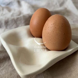Portauova in ceramica handmade come regalo o bomboniera, a richiesta personalizzabile