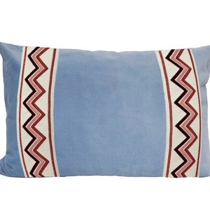 Housse de coussin lombaire bleu clair avec bordure en zigzag CHOISIR LA COULEUR DE LA GARNITURE pink