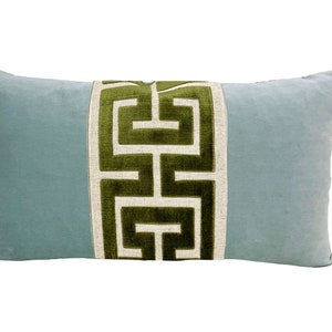 Housse de coussin lombaire en velours bleu marine avec large bordure à motif grec CHOISIR LA COULEUR DE LA GARNITURE Green