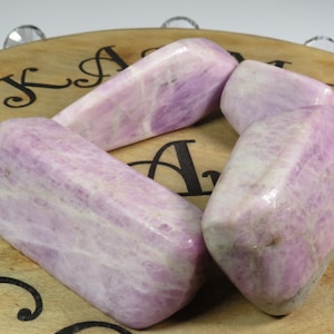 Kunzite Crystal, Kunzite Freeform, Kunzite Gemstone , communication Stone, energy blockage, Purple Crystal, Freeform Crystal, Kunzite