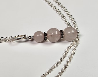 Collana in argento sterling con gemma di quarzo rosa e trio di cristalli