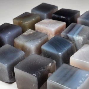 Cubo di pietra preziosa di agata, Cubo di agata grigia, Pulizia, Pietra di concentrazione, Cristallo rilassante, Pietra preziosa calmante, Pietra di sicurezza, Cubo di cristallo