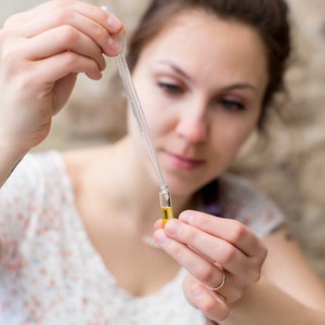 Tea Perfume Sample Set Vanilla Rooibos, Green Tea, Lapsang Souchong and Earl Grey. 1 ml Vials image 4