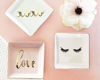 Ring Dish XOXO Love Ring Holder Eyelashes Trinket Dish Ring Holder Jewelry Tray Holiday Gifts Stocking Stuffers for Friends  (EB3180T)