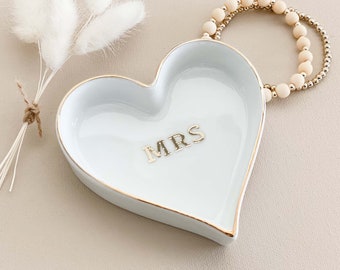 Mrs Ring Dish Bride Wedding Gifts for Bride Gift Ideas Wedding Gift Engagement Gift Bridal Shower Gift (EB3233PEO-MRS) Heart Ring Dish