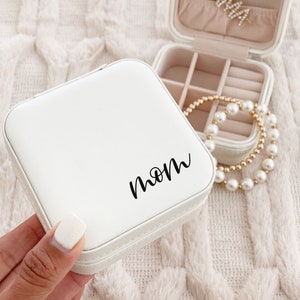 Mom Jewelry Box Mom Gift Box Mama Jewelry Box Personalized Baby Shower Gift for New Mom Travel Case Mothers Day Gift Mom Birthday (EB3465P)
