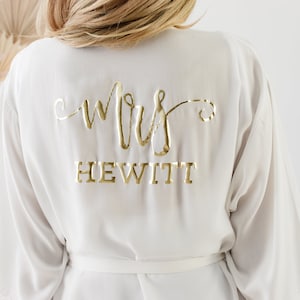 Bride Robe Personalized Bride Robe Cotton Mrs Robe Mrs Gifts Bridal Shower Gift for Bride Getting Ready Robe EB3184MRS imagem 5