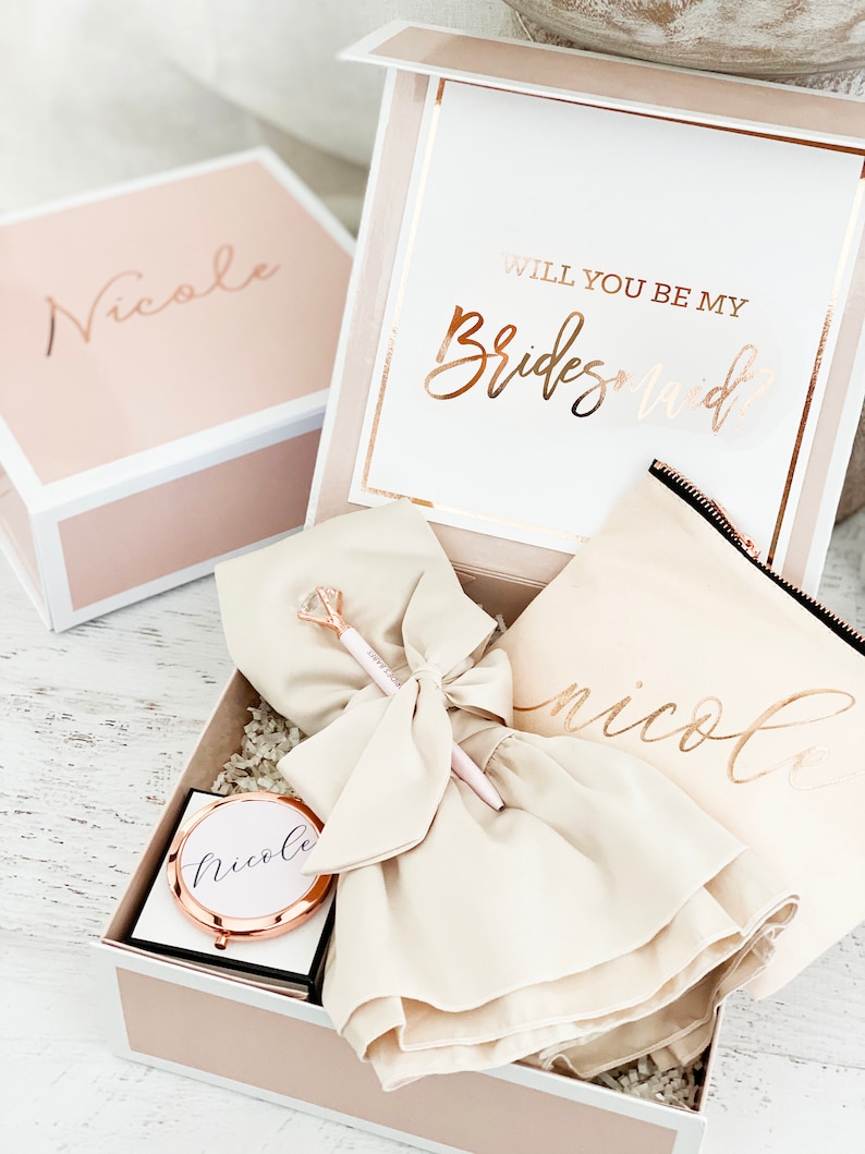 pink bridesmaid gift boxes