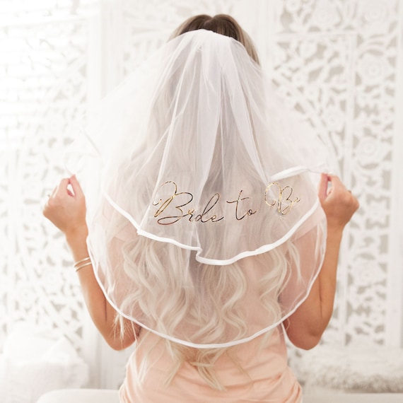 12 Bachelorette Party Veils for the Bride-to-Be