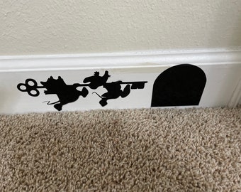 Gus Gus & Jaq Key Vinyl Decal