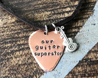 Personalisierte Gitarrenauswahl Halskette Geburtstagsgeschenk für Gitarrist personalisierte Gitarrenauswahl Geschenk für Gitarrenspieler personalisierter Schmuck