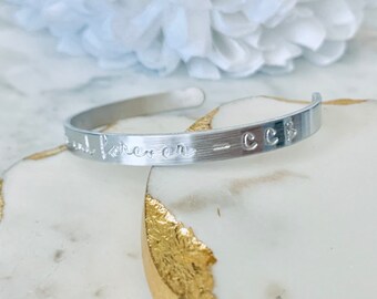 Su propio brazalete de texto personalizado brazalete personalizado pulsera inspirador regalo grabado esposa personalizada pulsera personalizada nombre personalizado joyería Mantra brazalete